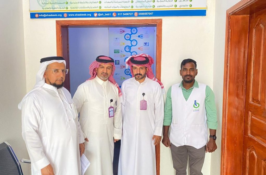 شآبيب رحمة توزع عدد من السماعات الطبية لمستفيديها