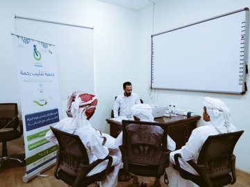 جانب من الاستعدادات المبدئية بالتعاون مع أحدى الشركات لقياس السمع لمستفيدي الجمعية، وذلك لتوفير سماعات طبية بدعم من منصة إحسان.